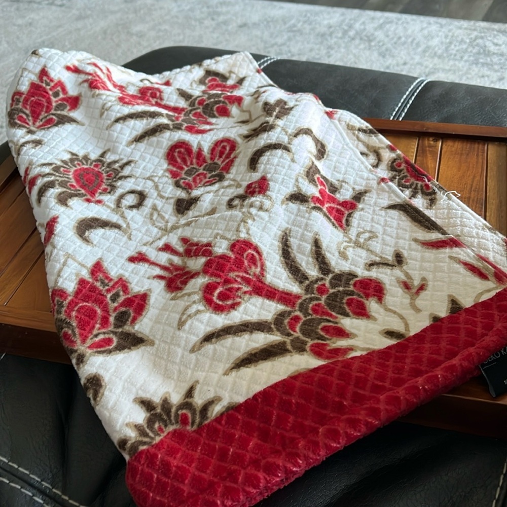 Deko Kassa Bath Towels Textured Waffle Paisley. Set of 4. Rusty red brow…